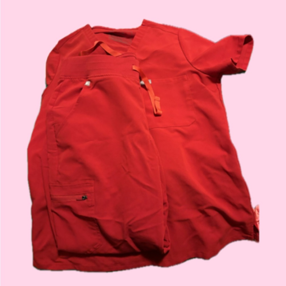 FIGS Catarina Scrub Top + Zamora Joggers